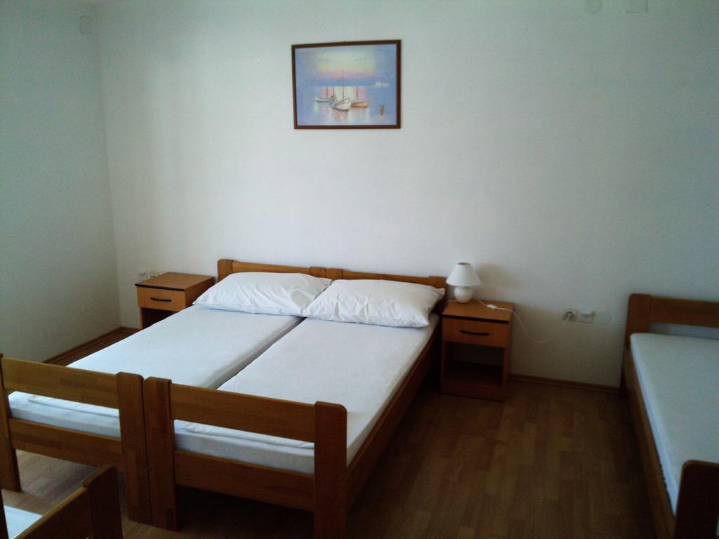 Apartments Keti Pag Town Habitación foto